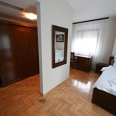 Hotel "Jkc Banja Luka" Esterno foto