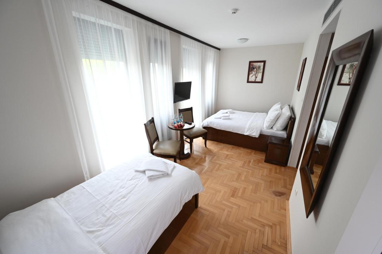 Hotel "Jkc Banja Luka" Esterno foto