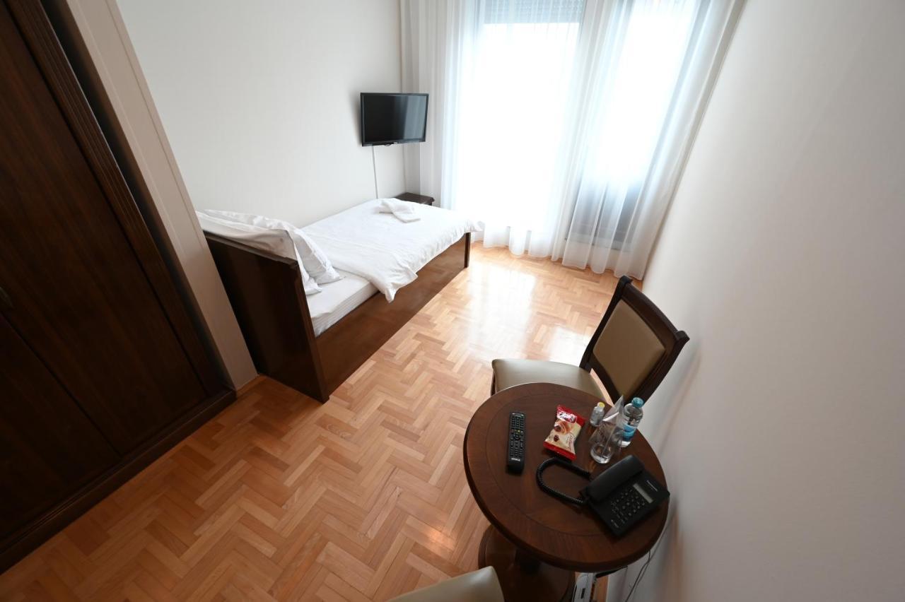 Hotel "Jkc Banja Luka" Esterno foto