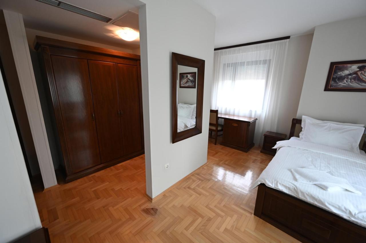 Hotel "Jkc Banja Luka" Esterno foto