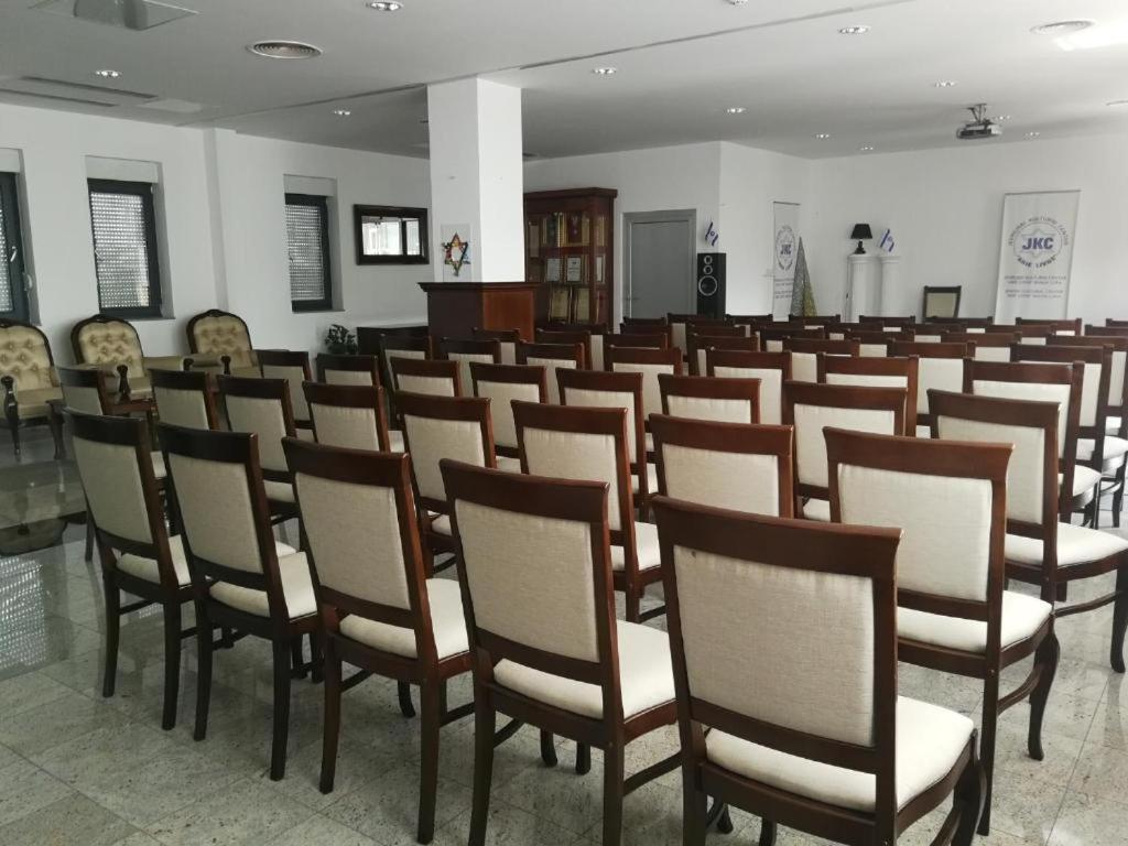 Hotel "Jkc Banja Luka" Esterno foto